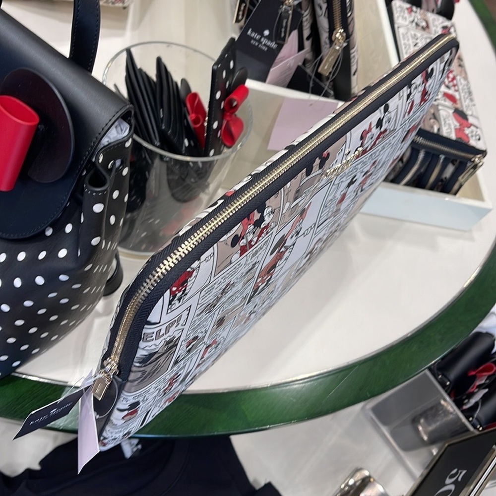 Kate Spade Disney X  Minnie  & Mickey Mouse Comic Universal Laptop Sleeve NWT - Picture 11 of 16